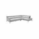 SOFA SECCIONAL ESTACIONARIO TAPIZADO CON FRENTE DE PIEL GRIS