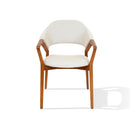 SILLA COMEDOR EN TELA BEIGE CON PATAS ACABADO EN MADERA