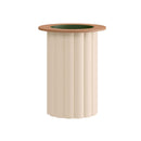 MACETERO DE EXTERIOR BEIGE Y ACABADO DE MADERA