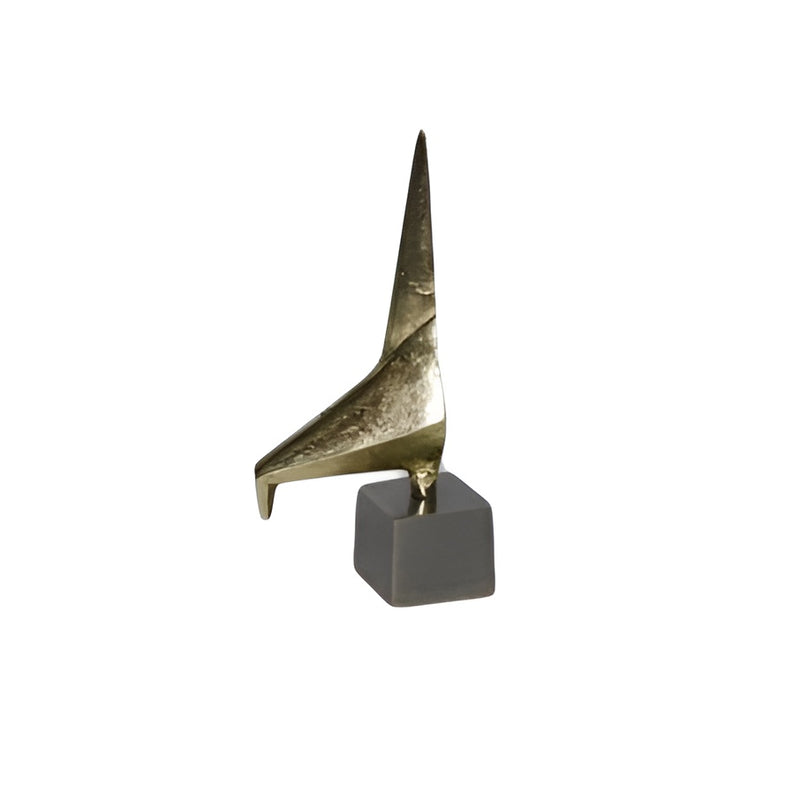 ESCULTURA DE ALUMINIO DORADA Y BASE NEGRA