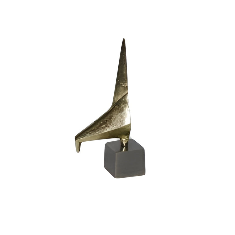 ESCULTURA DE ALUMINIO DORADA Y BASE NEGRA