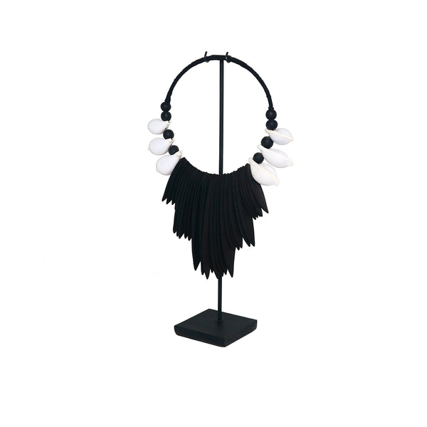 DELAHOYA NECKLACE WITH STAND, SENGON WOOD WITH SHELL BLACK