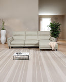 SOFA SECCIONAL RECLINABLE ELECTRICO CON FRENTE DE PIEL BEIGE Y PATAS NEGRAS