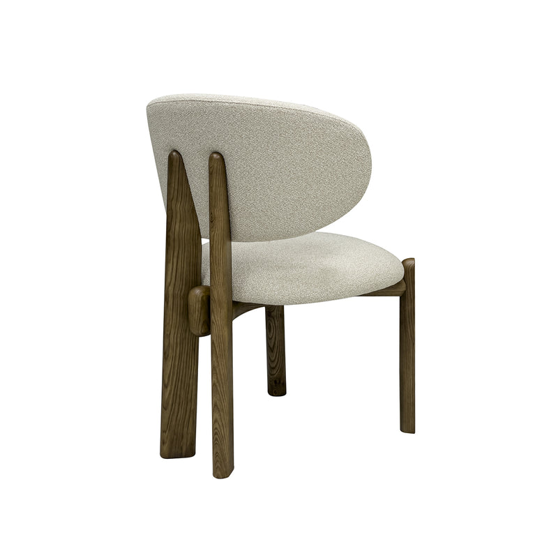 SILLA DE COMEDOR EN TELA BEIGE Y PATAS ACABADO DE MADERA