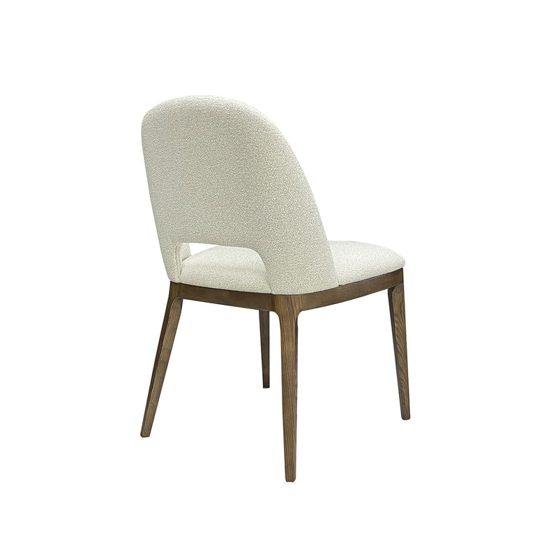 SILLA DE COMEDOR EN TELA BEIGE Y PATAS ACABADO DE MADERA