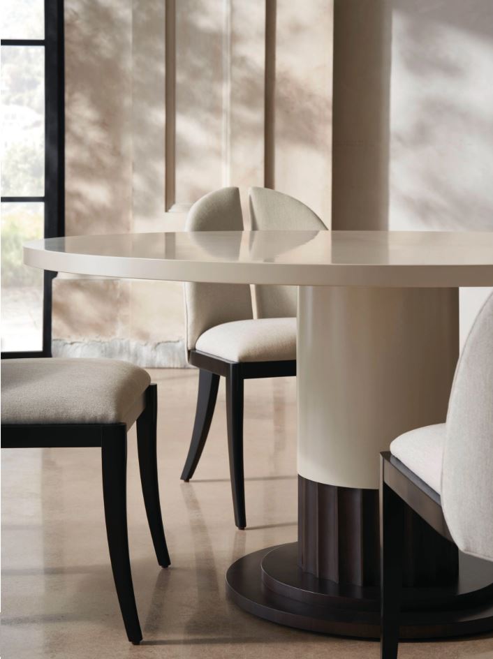 SILLA DE COMEDOR EN TELA BEIGE Y PATAS NEGRAS