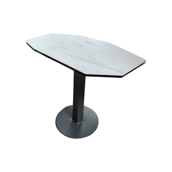 MESA DE CENTRO TOPE DE CERAMICA BLANCA Y BASE GRIS