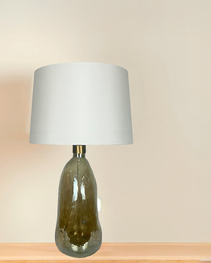 LAMPARA DE MESA CON BASE DE VIDRIO