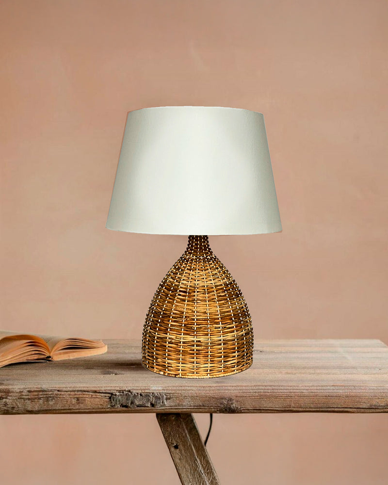 LAMPARA DE MESA ESTILO RATAN