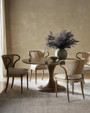 MESA DE COMEDOR ACABADO DE MADERA