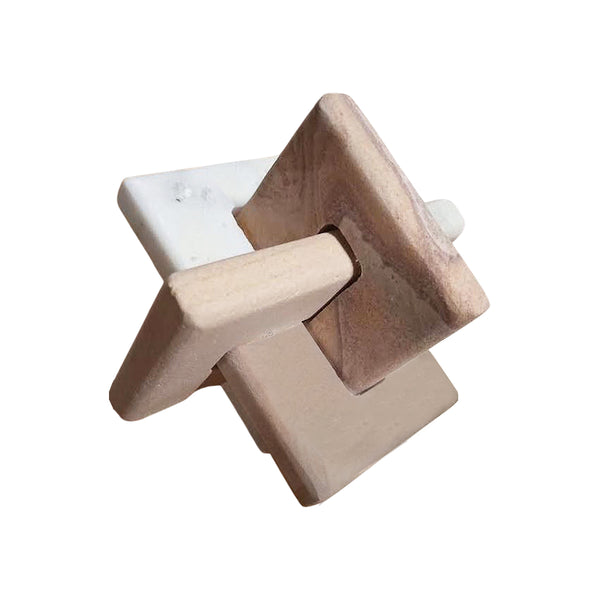 NUDO DE ARENISCA Y MARMOL BLANCO