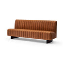 SOFA ESTACIONARIO DE TRES ASIENTOS CON FRENTE PIEL CAMEL