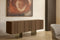 CREDENZA TOPE ACABADO DE MADERA Y PATAS DORADAS