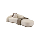 CHAISE LOUNGE DE INTERIOR EN TELA BEIGE Y METAL DORADO