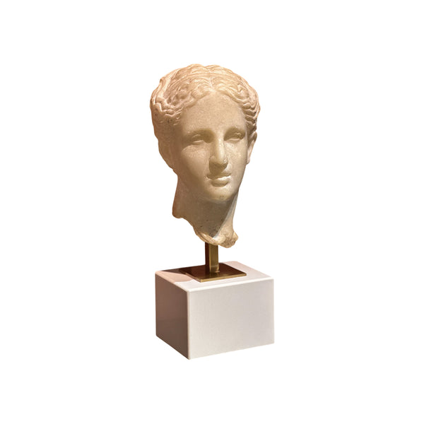 BUSTO PÁLIDO CON BASE BLANCA