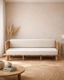SOFA ESTACIONARIO DE DOS ASIENTOS EN TELA BLANCA Y ACABADO DE MADERA