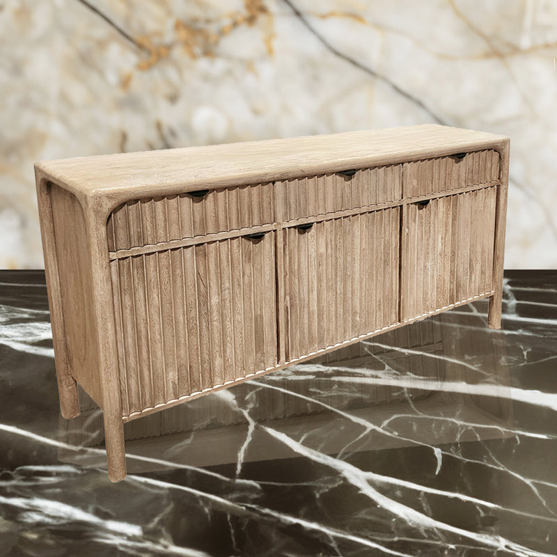 CREDENZA EN ACABADO DE MADERA