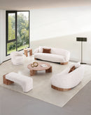 SOFA ESTACIONARIO DE TRES ASIENTOS EN TELA BEIGE
