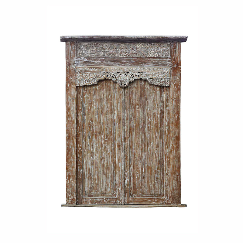 PUERTA JAVANESA TALLADA ACABADO DE MADERA NATURAL Y LAVADO BLANCO