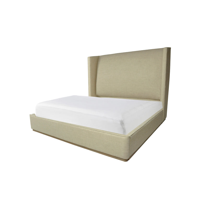 CAMA KING TAPIZADA EN TELA BEIGE Y PATAS ACABADO EN MADERA ENVEJECIDA