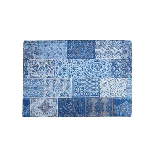 JACQUARD WOVEN RUG.